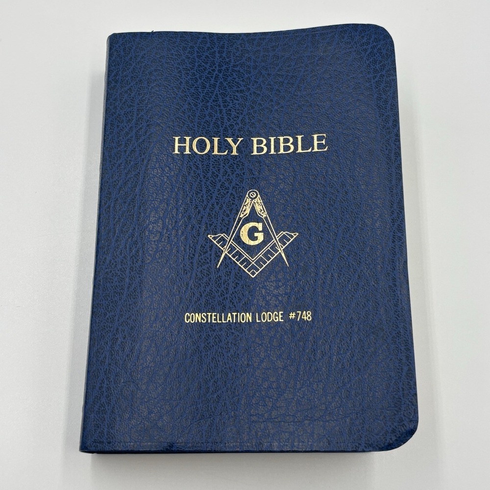 Freemason KJV‎ Holy Bible Master Mason Edition Blue Heirloom Publishing
